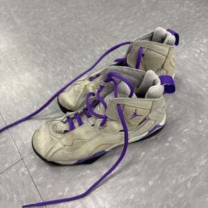 Air Jordan Mid-Top Sneakers kids Oatmeal Purple Size 4 Excellent